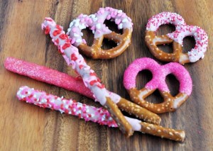 valentines-day-dipped-pretzel-twists-rods
